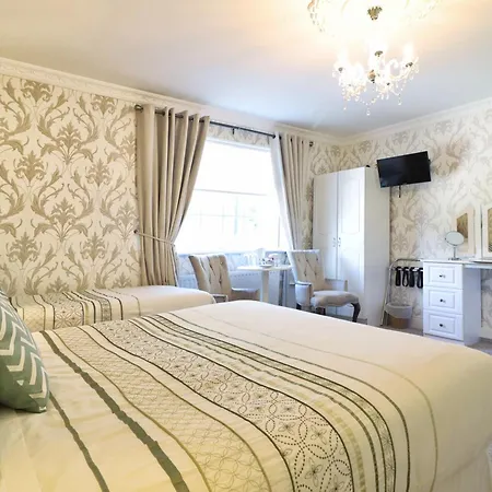 Meadowside Bed & Breakfast 4*