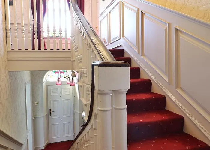 Meadowside 4* Банклоди